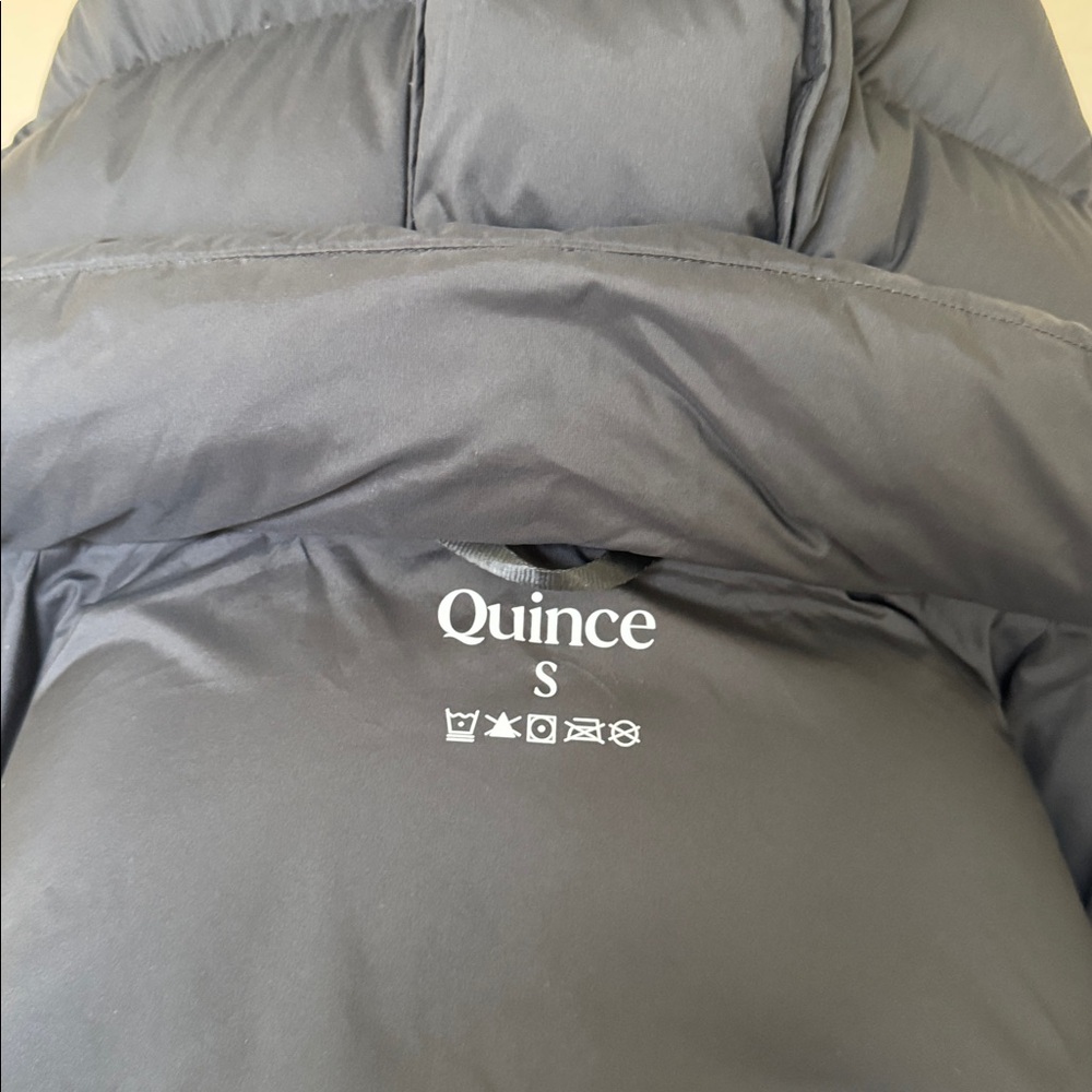 Quince Cropped Puffer Jacket Size Small - Picture 5 of 8